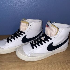 Nike Men’s Size 10.5 Blazer Mid 77 Hightop Sneakers